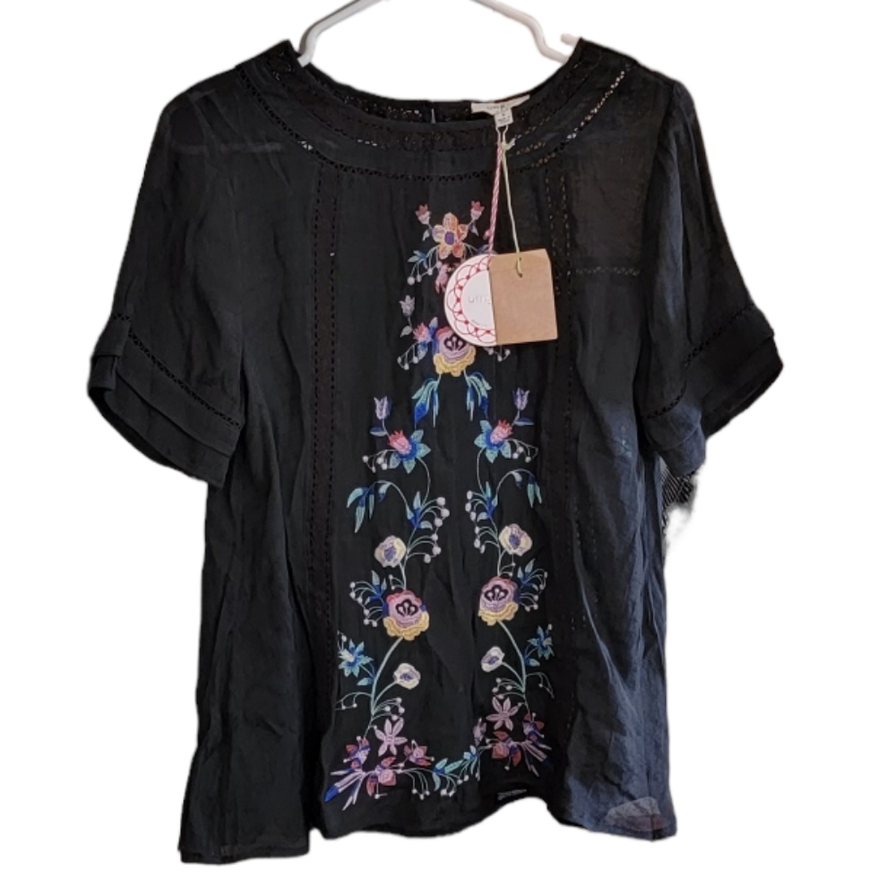 UMGEE Floral Black Blouse